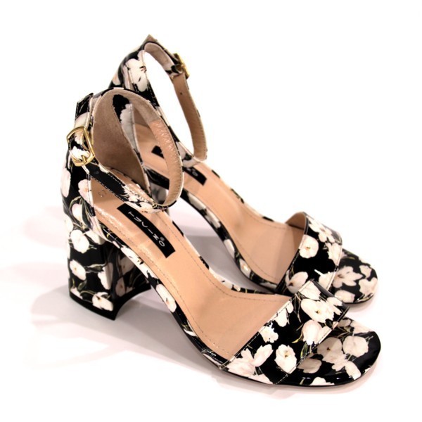 Босоніжки в білі тюльпани Tucino 104-17-5720/02